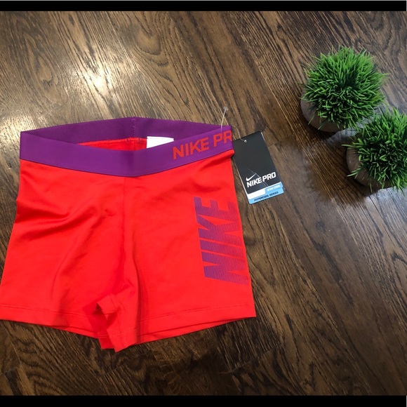 Nike Pants - NWT NIKE PRO SHORTS ✔️